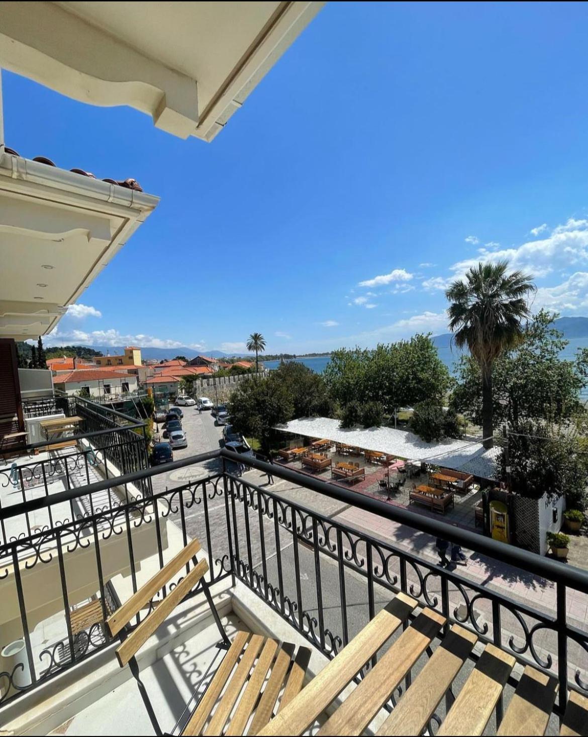 Regina Hotel Nafpaktos Exterior foto