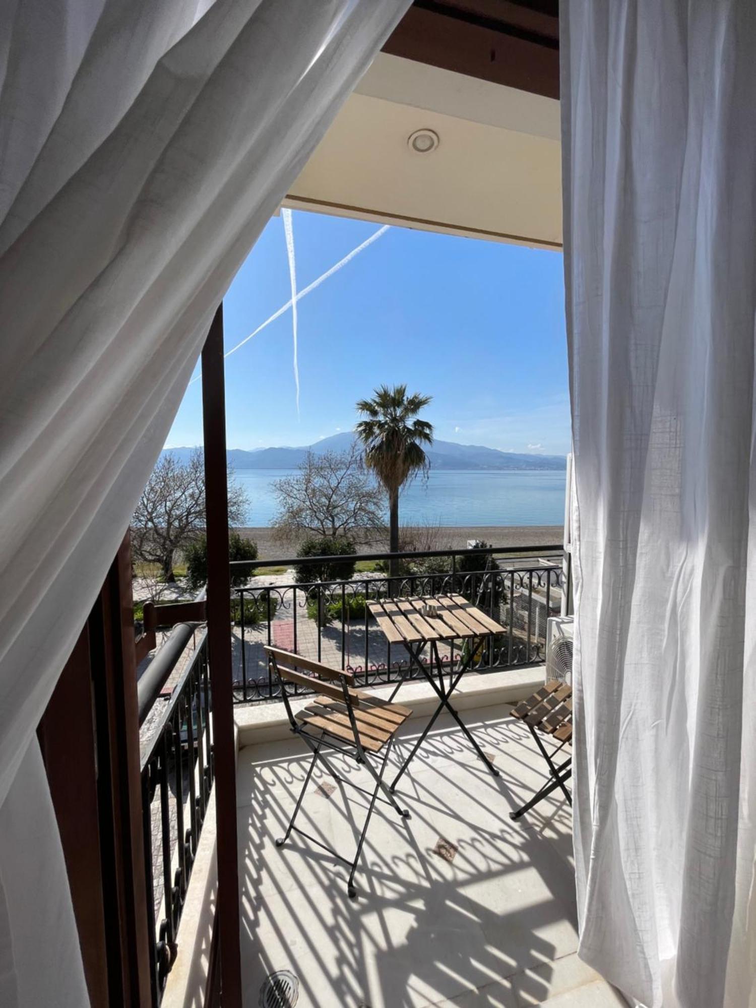 Regina Hotel Nafpaktos Exterior foto