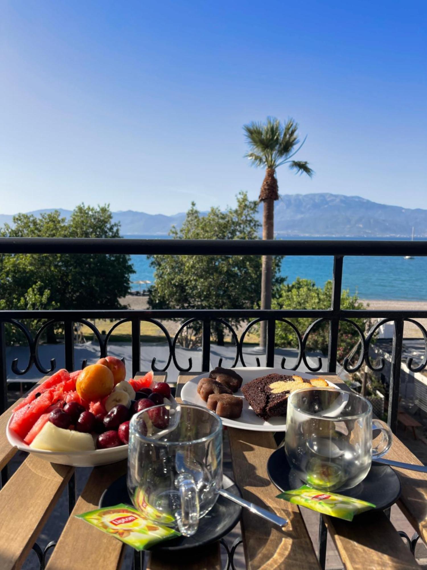 Regina Hotel Nafpaktos Exterior foto